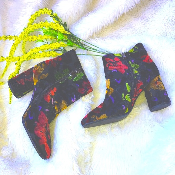 Azura Shoes | Azura Velvet Floral Ankle Boots | Color: Black | Size: 9 | Diana_Clement's Closet